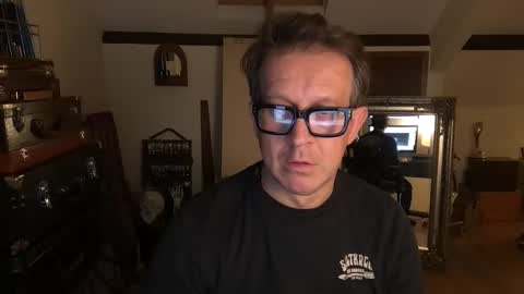 Snapshot of artisterotic chatting on 11.03.25 artisterotic online show from 11.03.25