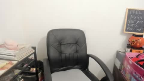 MIA online show from 04.08.26