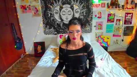 Snapshot of artsycherry chatting on 03.18.26 Isabella Cherry online show from 03.18.26
