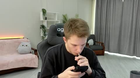 Snapshot of artycropp chatting on 10.29.25 Archie online show from 10.29.25