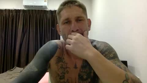 Snapshot of arunboy81 chatting on 05.16.26 Lucash413 online show from 05.16.26