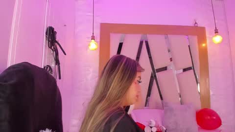 Snapshot of ary_cooper_ chatting on 02.14.25 Ary Cooper online show from 02.14.25