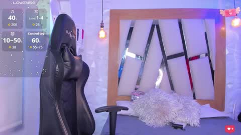 Snapshot of ary_cooper_ chatting on 10.24.25 Ary Cooper online show from 10.24.25