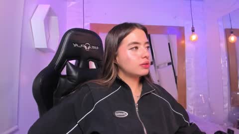 Snapshot of ary_cooper_ chatting on 11.20.25 Ary Cooper online show from 11.20.25