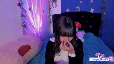 Snapshot of arya_line chatting on 12.19.24 Arys online show from 12.19.24