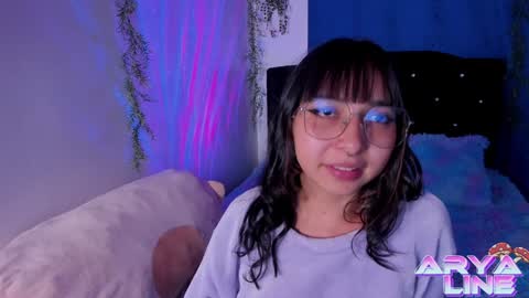 Snapshot of arya_line chatting on 01.18.25 Arys online show from 01.18.25