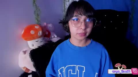 Snapshot of arya_line chatting on 02.22.25 Arys online show from 02.22.25