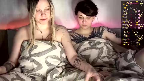 Arya brunett and Cassie blond online show from 02.28.25