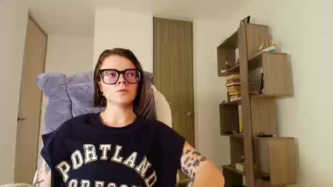 Snapshot of arya_starkw chatting on 09.22.25 Ary 3 online show from 09.22.25