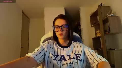 Snapshot of arya_starkw chatting on 12.04.25 Ary 3 online show from 12.04.25