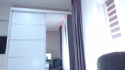 Snapshot of aryanaian1 chatting on 11.20.25 AryanAian1 online show from 11.20.25