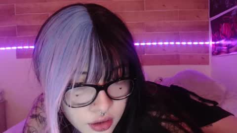 Snapshot of asami_chieko_ chatting on 03.01.25 Asami online show from 03.01.25