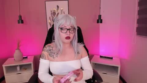 Snapshot of asami_chieko_ chatting on 10.18.25 Asami online show from 10.18.25