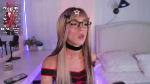 Snapshot of ash_leey chatting on 05.14.26 Ashley online show from 05.14.26