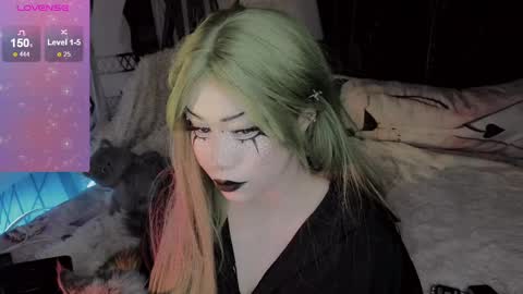 Sasha next stream December 4st  at  0000- 0030 am German time online show from 02.17.25