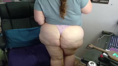 Snapshot of ashbashgirl chatting on 03.22.26 SweetAshCheeks online show from 03.22.26