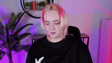 AshleyAshe  online show from 02.16.25