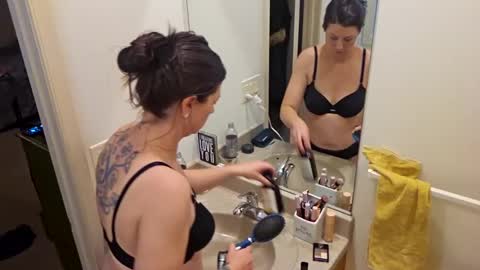 Snapshot of ashelynngrey1986 chatting on 01.01.25 Ashelynn Grey online show from 01.01.25