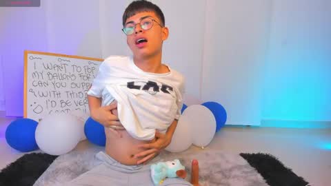 Snapshot of asher_you chatting on 05.05.26 Asher online show from 05.05.26