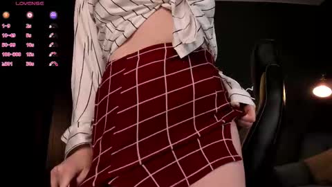 Snapshot of ashhasmy chatting on 10.15.25 Ash online show from 10.15.25