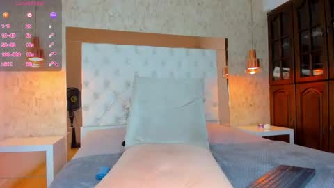 Ashleey Brownn  online show from 12.19.24