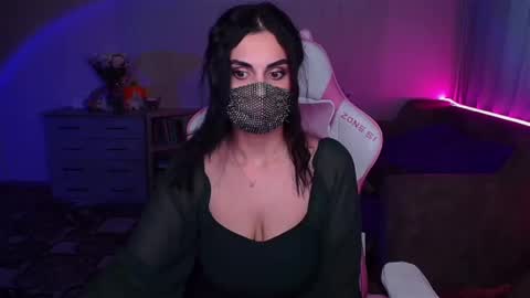   Yasmina   online show from 02.18.25