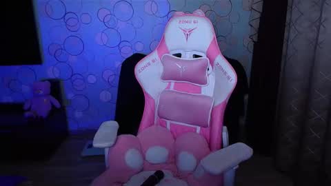   Yasmina   online show from 10.28.25