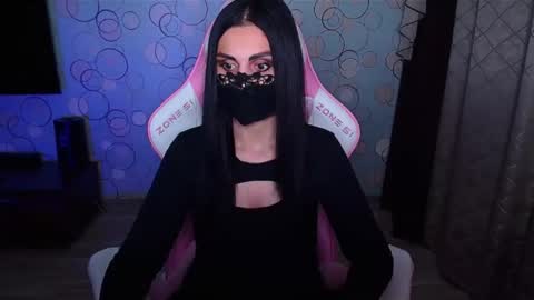   Yasmina   online show from 11.25.25