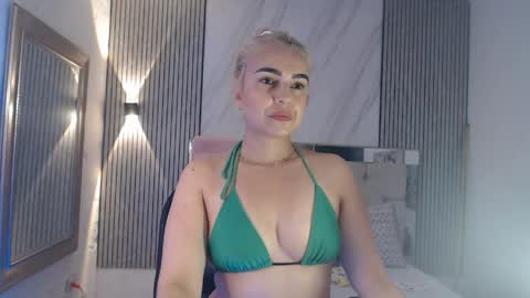 Snapshot of ashley__tylor chatting on 06.05.26 ashley__tylor online show from 06.05.26