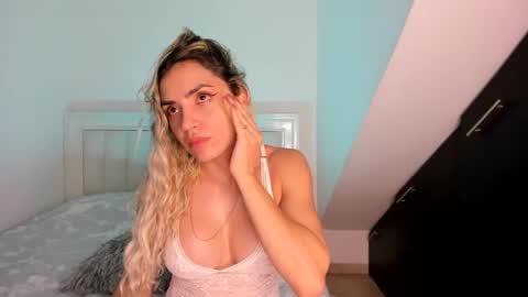 Snapshot of ashley_blair chatting on 12.24.24 ashley_blair online show from 12.24.24