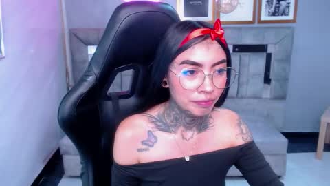 Snapshot of ashley_blum_v chatting on 09.17.25 ashley_blum_v online show from 09.17.25