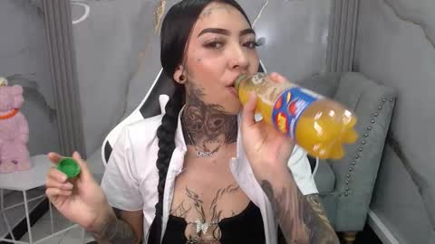 Snapshot of ashley_blum_v chatting on 11.06.25 ashley_blum_v online show from 11.06.25