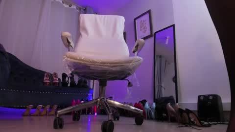 ashley_leon_ online show from 02.14.25