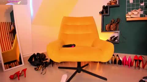 Snapshot of ashley_leon_ chatting on 02.25.26 ashley_leon_ online show from 02.25.26