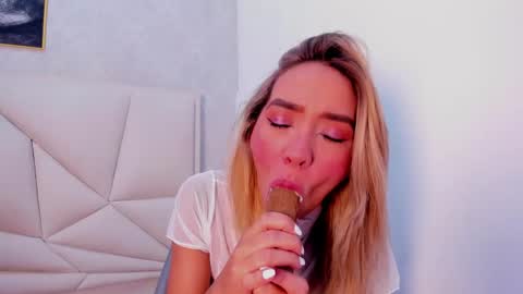 ashley_miller26 online show from 03.03.25