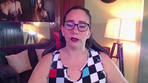 Snapshot of ashley_prg2 chatting on 09.24.25 Ashley online show from 09.24.25