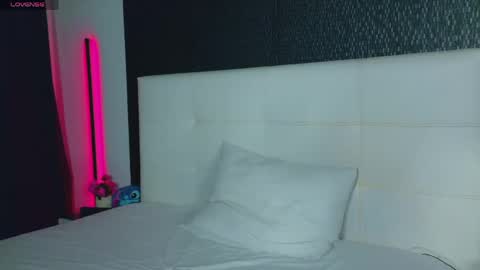 Snapshot of ashleyetthen chatting on 05.18.26 AshleyEtthen online show from 05.18.26