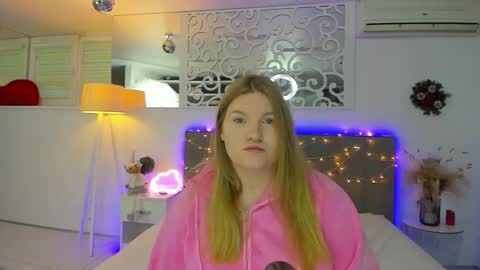 AshleyJonse online show from 12.17.25