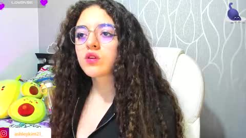 .. Ashley .. online show from 11.15.25