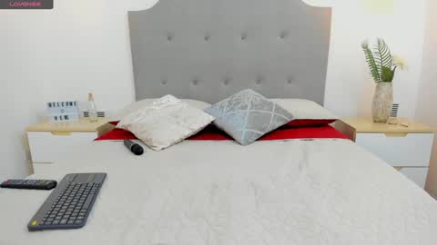 Snapshot of ashleyknightt chatting on 12.03.24 Ashley knight online show from 12.03.24