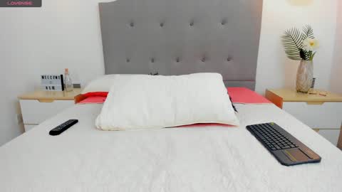 Snapshot of ashleyknightt chatting on 12.12.24 Ashley knight online show from 12.12.24