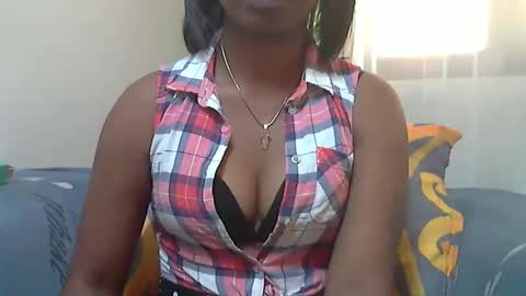 Snapshot of ashleyqueen_x chatting on 09.29.25 ashleyqueen X online show from 09.29.25