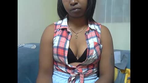 Snapshot of ashleyqueen_x chatting on 09.29.25 ashleyqueen X online show from 09.29.25