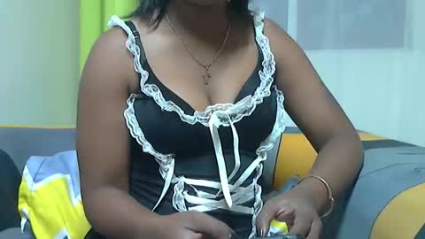 Snapshot of ashleyqueen_x chatting on 10.05.25 ashleyqueen X online show from 10.05.25