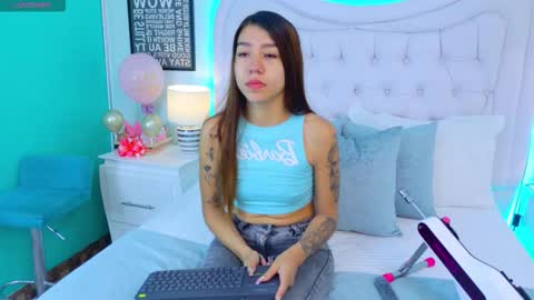 AshleyRoberh online show from 11.30.25