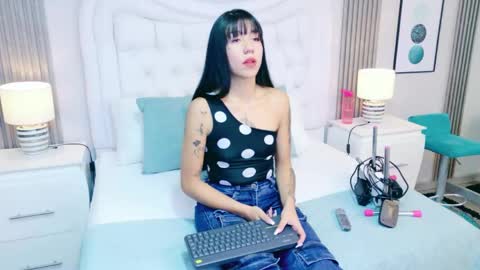 AshleyRoberh online show from 04.24.26