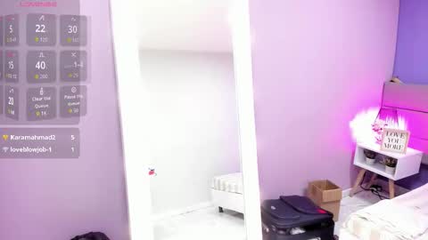 ashleyrobert_ online show from 12.15.25