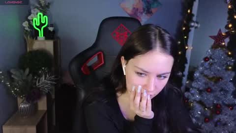 Snapshot of ashleyskott chatting on 01.13.25 Ashley online show from 01.13.25