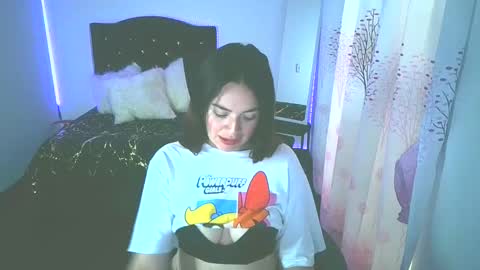 Snapshot of ashleyt1998 chatting on 01.29.25 ASHLEY online show from 01.29.25