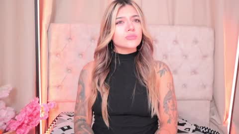 Snapshot of ashleyvalirya chatting on 01.06.25 Ashley Lauren online show from 01.06.25